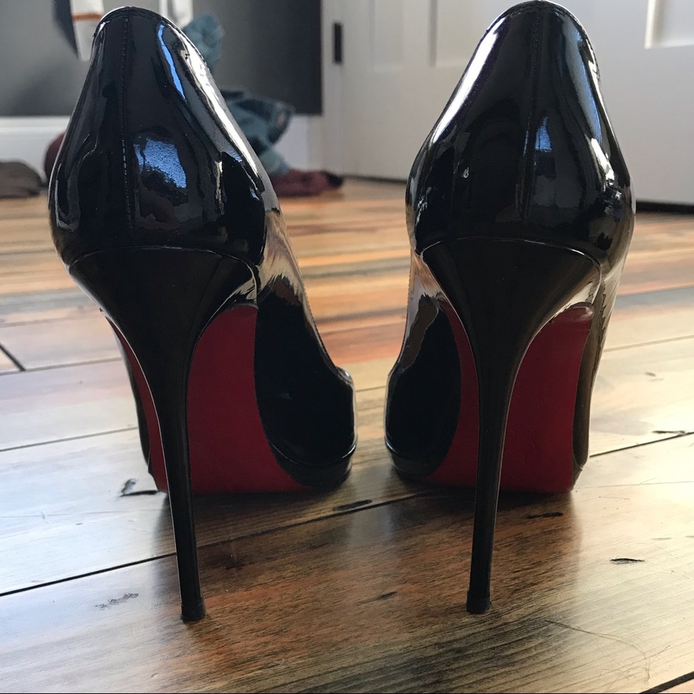 Louboutin 6” size 38 - worn once. No bag/box avail - Picture 4 of 6